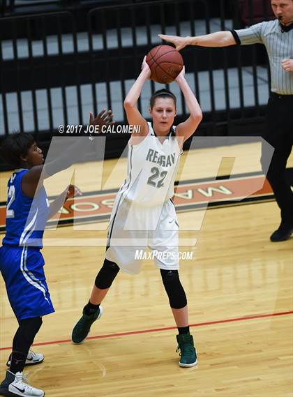 Thumbnail 3 in MacArthur [Douglas] vs Reagan [Ronald] photogallery.