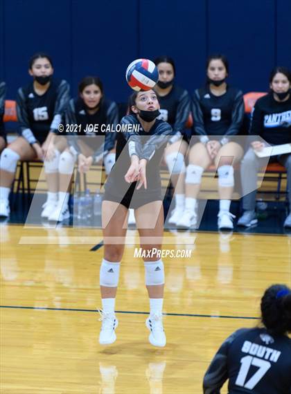 Thumbnail 2 in Harlan vs United South (NEISD Volleyball Tournament) photogallery.