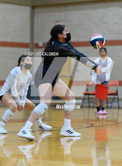 Thumbnail 2 in Harlan vs United South (NEISD Volleyball Tournament) photogallery.