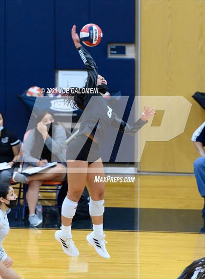 Thumbnail 2 in Harlan vs United South (NEISD Volleyball Tournament) photogallery.