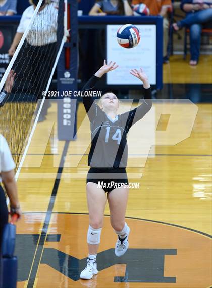 Thumbnail 2 in Harlan vs United South (NEISD Volleyball Tournament) photogallery.