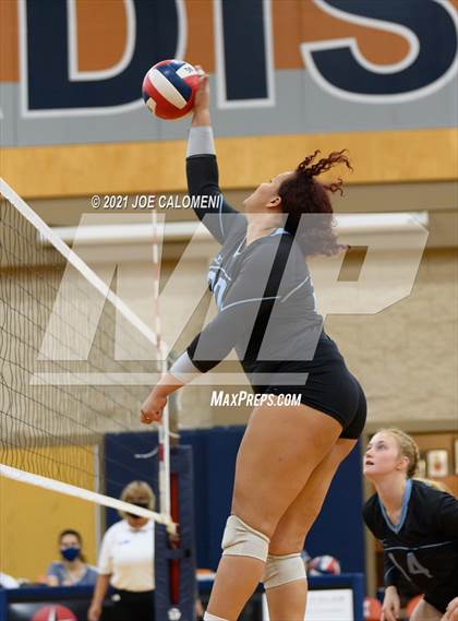 Thumbnail 1 in Harlan vs United South (NEISD Volleyball Tournament) photogallery.