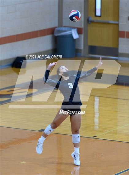 Thumbnail 2 in Harlan vs United South (NEISD Volleyball Tournament) photogallery.