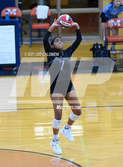 Thumbnail 3 in Harlan vs United South (NEISD Volleyball Tournament) photogallery.