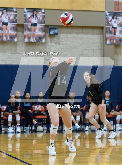 Thumbnail 2 in Harlan vs United South (NEISD Volleyball Tournament) photogallery.