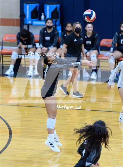 Thumbnail 1 in Harlan vs United South (NEISD Volleyball Tournament) photogallery.