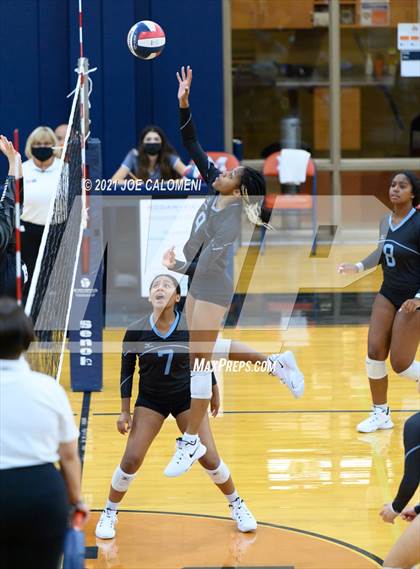 Thumbnail 1 in Harlan vs United South (NEISD Volleyball Tournament) photogallery.
