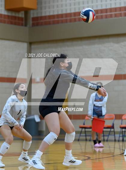 Thumbnail 1 in Harlan vs United South (NEISD Volleyball Tournament) photogallery.