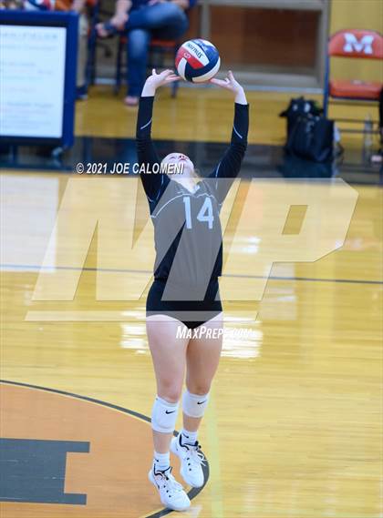Thumbnail 2 in Harlan vs United South (NEISD Volleyball Tournament) photogallery.