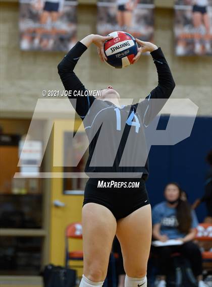 Thumbnail 2 in Harlan vs United South (NEISD Volleyball Tournament) photogallery.