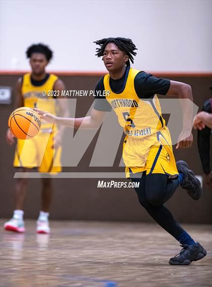 Thumbnail 3 in Living Water Christian vs. Northwood Temple Academy (Veterans Showcase) photogallery.