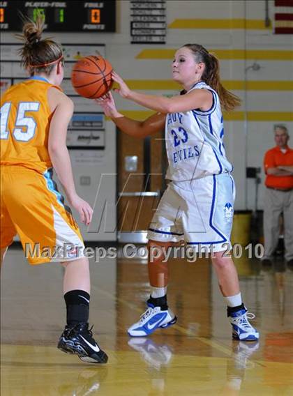 Thumbnail 1 in Sullivan Central vs. Unicoi County (Pilot Food-Mart Classic) photogallery.