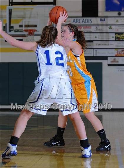 Thumbnail 1 in Sullivan Central vs. Unicoi County (Pilot Food-Mart Classic) photogallery.