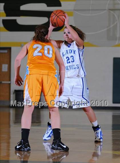 Thumbnail 2 in Sullivan Central vs. Unicoi County (Pilot Food-Mart Classic) photogallery.
