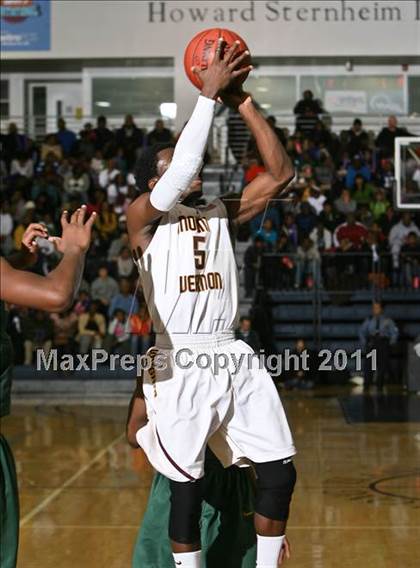 Thumbnail 3 in Rice vs Mt. Vernon (SNY Invitational) photogallery.