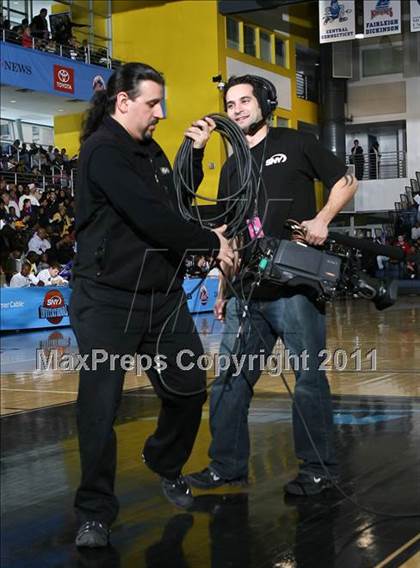 Thumbnail 2 in Rice vs Mt. Vernon (SNY Invitational) photogallery.
