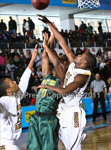 Thumbnail 3 in Rice vs Mt. Vernon (SNY Invitational) photogallery.