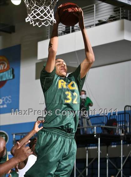 Thumbnail 3 in Rice vs Mt. Vernon (SNY Invitational) photogallery.