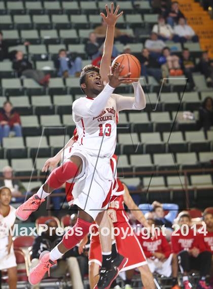 Thumbnail 2 in Friends Academy vs. Middle Early College (NYSPHSAA Class C Semifinal) photogallery.