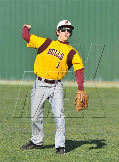 Thumbnail 1 in Bells vs Krum (Pottsboro Tournament) photogallery.