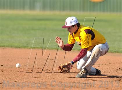 Thumbnail 1 in Bells vs Krum (Pottsboro Tournament) photogallery.