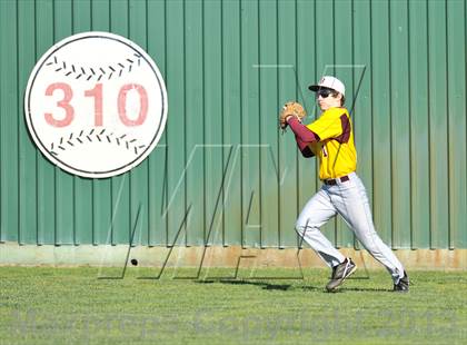 Thumbnail 3 in Bells vs Krum (Pottsboro Tournament) photogallery.