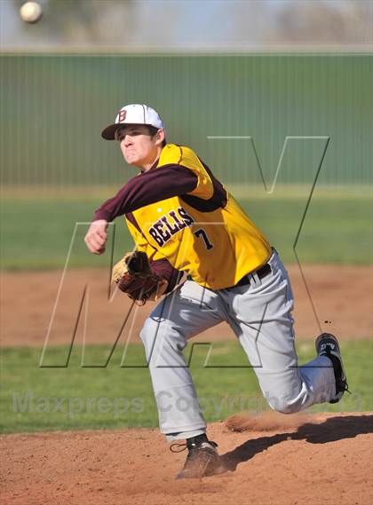 Thumbnail 2 in Bells vs Krum (Pottsboro Tournament) photogallery.