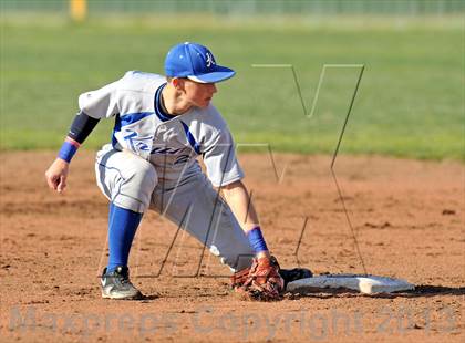 Thumbnail 3 in Bells vs Krum (Pottsboro Tournament) photogallery.