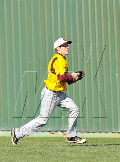 Thumbnail 3 in Bells vs Krum (Pottsboro Tournament) photogallery.
