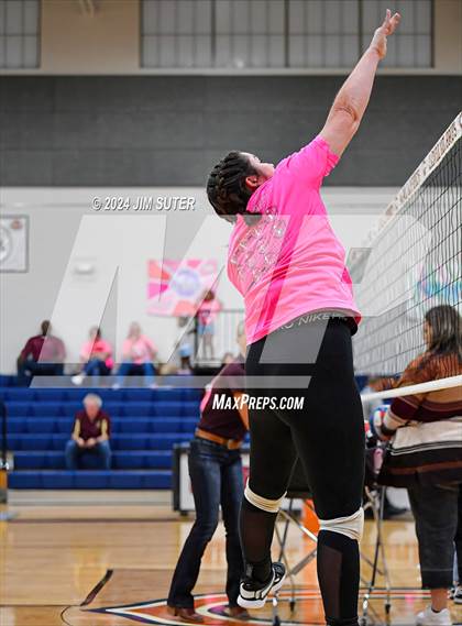 Thumbnail 2 in Mumford vs Milano (UIL Volleyball 2A D2 Bi-District) photogallery.