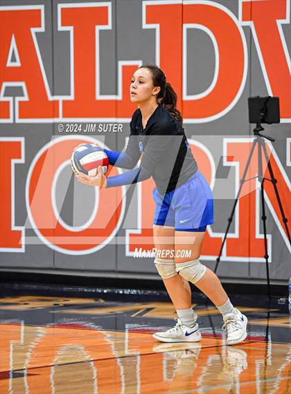 Thumbnail 3 in Mumford vs Milano (UIL Volleyball 2A D2 Bi-District) photogallery.