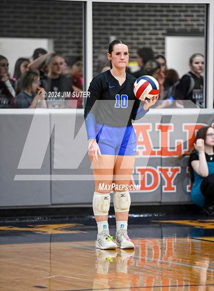 Thumbnail 3 in Mumford vs Milano (UIL Volleyball 2A D2 Bi-District) photogallery.