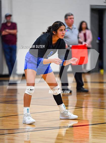 Thumbnail 1 in Mumford vs Milano (UIL Volleyball 2A D2 Bi-District) photogallery.