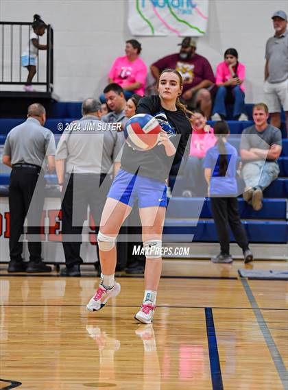 Thumbnail 3 in Mumford vs Milano (UIL Volleyball 2A D2 Bi-District) photogallery.