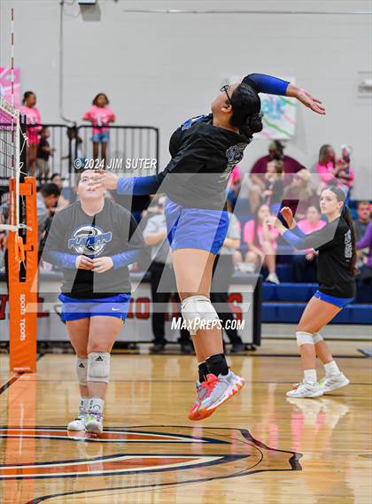 Thumbnail 2 in Mumford vs Milano (UIL Volleyball 2A D2 Bi-District) photogallery.