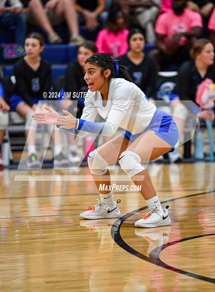 Thumbnail 2 in Mumford vs Milano (UIL Volleyball 2A D2 Bi-District) photogallery.