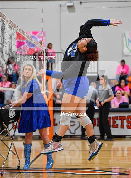 Thumbnail 3 in Mumford vs Milano (UIL Volleyball 2A D2 Bi-District) photogallery.