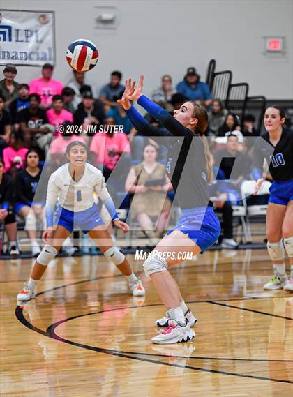 Thumbnail 3 in Mumford vs Milano (UIL Volleyball 2A D2 Bi-District) photogallery.