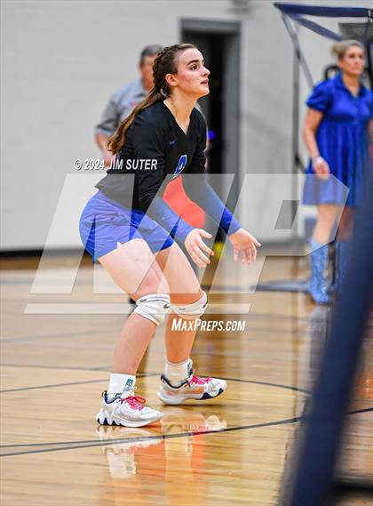 Thumbnail 2 in Mumford vs Milano (UIL Volleyball 2A D2 Bi-District) photogallery.
