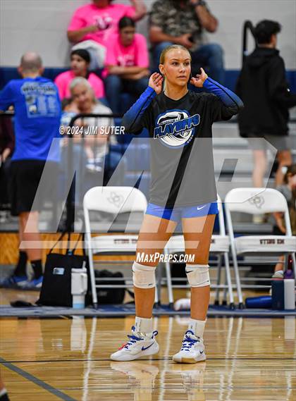 Thumbnail 3 in Mumford vs Milano (UIL Volleyball 2A D2 Bi-District) photogallery.