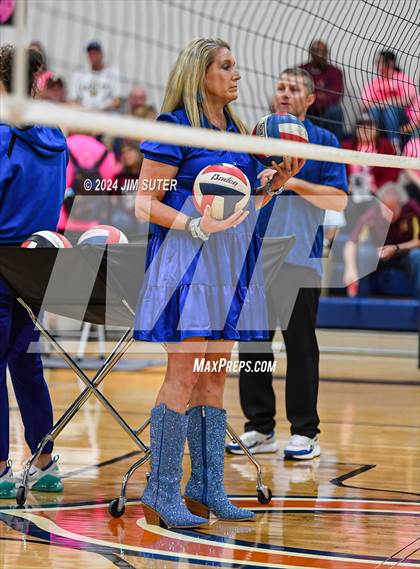 Thumbnail 1 in Mumford vs Milano (UIL Volleyball 2A D2 Bi-District) photogallery.