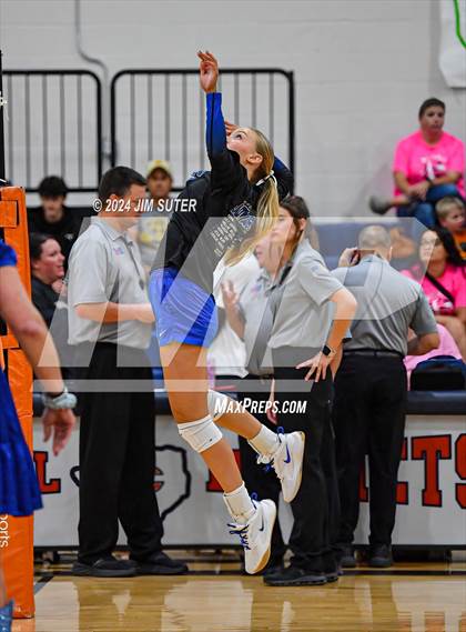 Thumbnail 2 in Mumford vs Milano (UIL Volleyball 2A D2 Bi-District) photogallery.