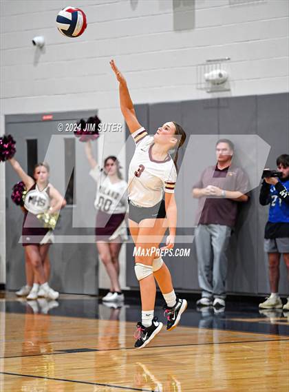 Thumbnail 3 in Mumford vs Milano (UIL Volleyball 2A D2 Bi-District) photogallery.