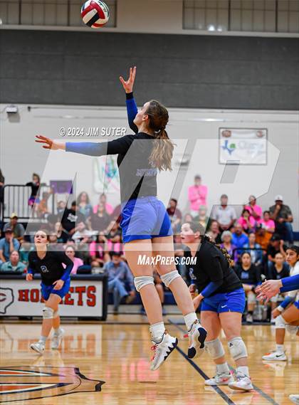Thumbnail 3 in Mumford vs Milano (UIL Volleyball 2A D2 Bi-District) photogallery.