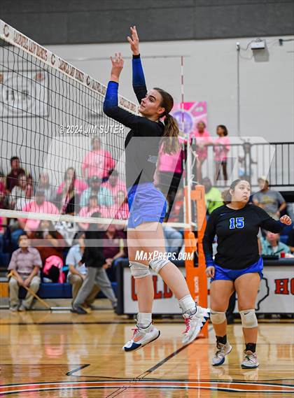 Thumbnail 1 in Mumford vs Milano (UIL Volleyball 2A D2 Bi-District) photogallery.