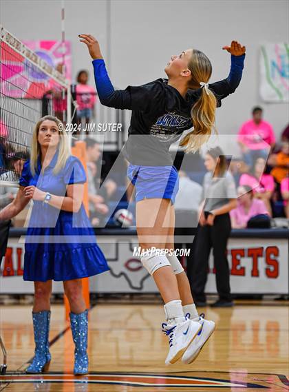 Thumbnail 3 in Mumford vs Milano (UIL Volleyball 2A D2 Bi-District) photogallery.