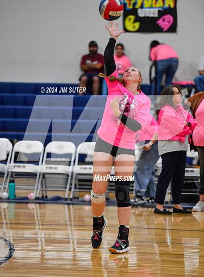 Thumbnail 2 in Mumford vs Milano (UIL Volleyball 2A D2 Bi-District) photogallery.