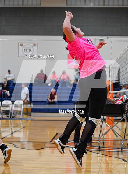 Thumbnail 3 in Mumford vs Milano (UIL Volleyball 2A D2 Bi-District) photogallery.