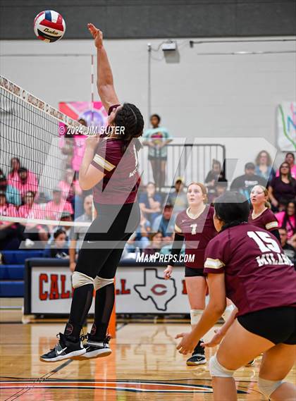 Thumbnail 3 in Mumford vs Milano (UIL Volleyball 2A D2 Bi-District) photogallery.