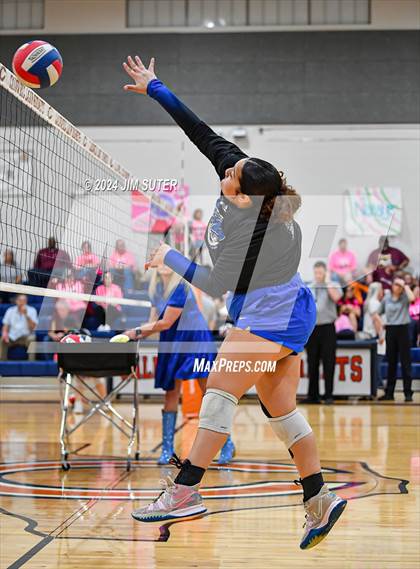 Thumbnail 2 in Mumford vs Milano (UIL Volleyball 2A D2 Bi-District) photogallery.
